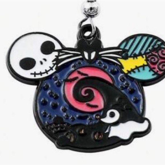 5 for 25 🎃
The nightmare before Christmas Mickey Mouse Halloween earrings. - Picture 7 of 9